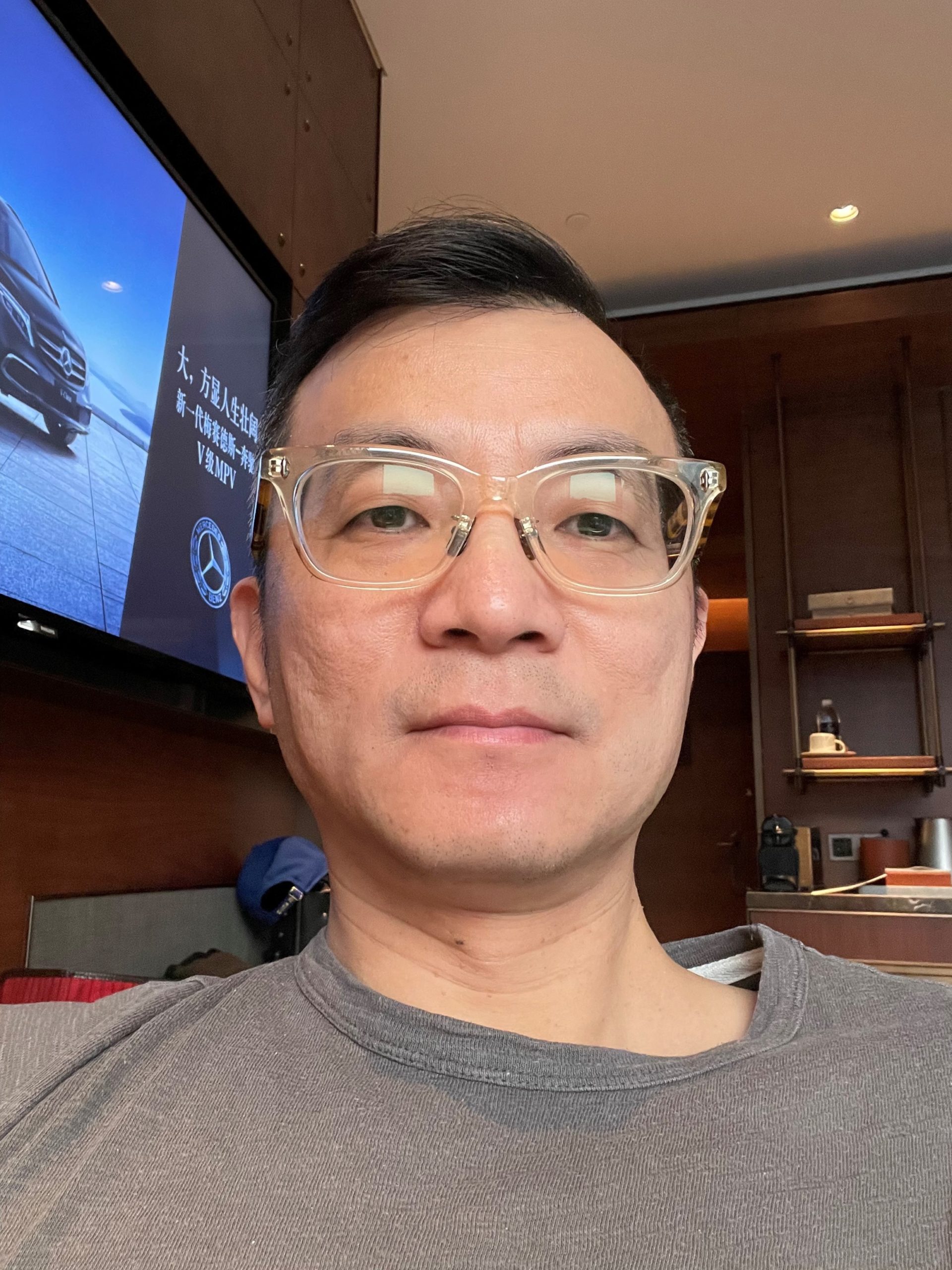 Yaojin Yang